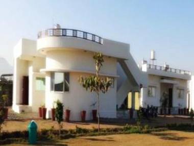 Silver Oak Country Yard Resort