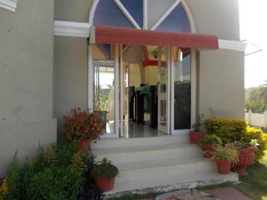 Hotel Udai Garh (A Family Hotel)