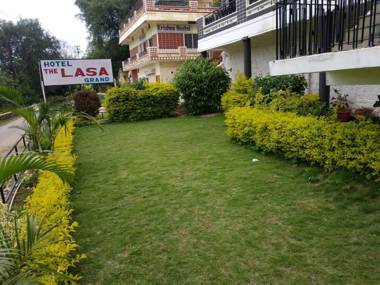 Hotel Lasa Grand