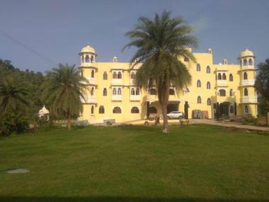 GURUKRIPA HILLTOP RESORTS (Doongar Fort)