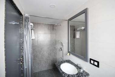 Hotel Sanmukh By Adamo