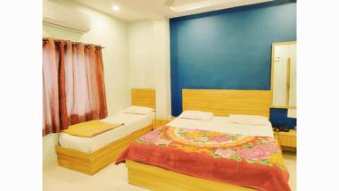 hotel Guru kripa - 400mtr from Shreenathji temple