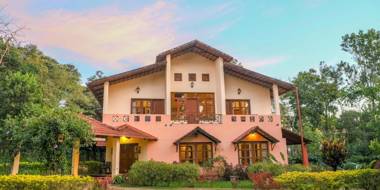 Java Hills Estate Homestay