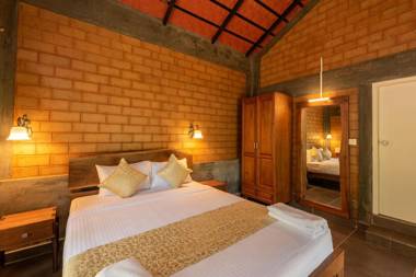 Gowri l Scenic 1 BR Cottage with Pool by Roamhome