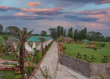 Palms Grove Resort & Spa Corbett