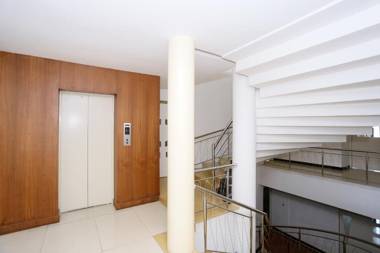 Capital O 19742 Hotel Dona Castle