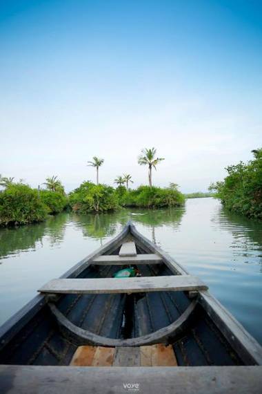 Mundro Green Land by VOYE HOMES