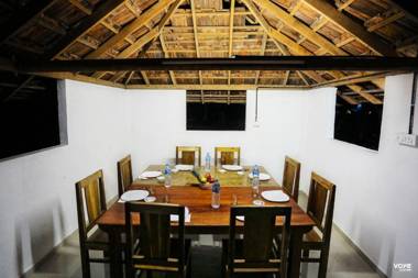 Mundro Green Land by VOYE HOMES