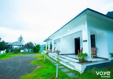 VOYE HOMES Vythiri Silver Mist - Hill Top Private Villa