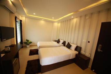 LIZZ IMPERIAL PALACE