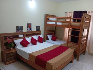 Golden Peak Estate Homestay