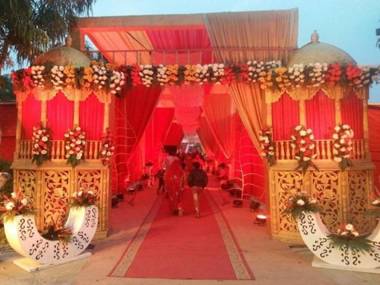 Tej Mahal Palace Bandikui