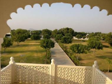 Tej Mahal Palace Bandikui