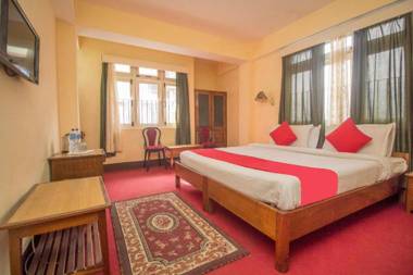 Goroomgo Tara Palace Pelling