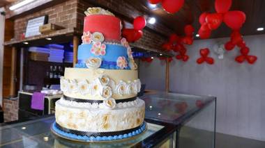 Local Connection - Hotel Ivory