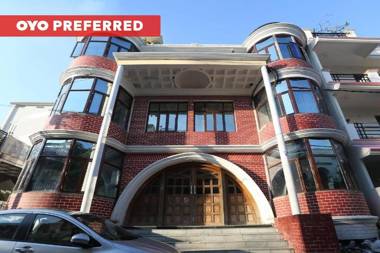 OYO Flagship 18533 Tulip Inn