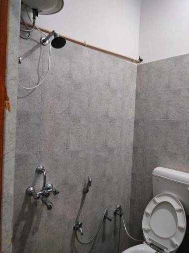 OYO 90712 Hotel Rajkiran Palace Deoria