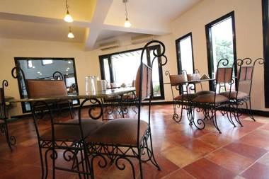 The Pine Crest Resort Bhimtal