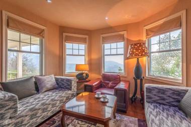 Le Reve Valley - Canadian cottage 1