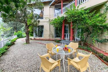 StayVista at Mistletoe House