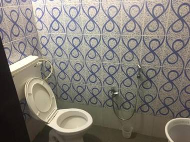 Goroomgo Blue Moon Bhimtal