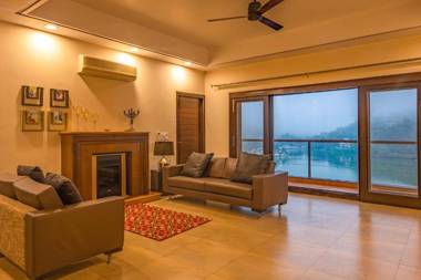 StayVista at Lakeview Manor