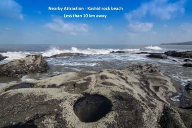 OYO 22072 Muktai Nest