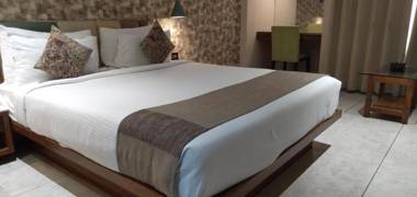 Hotel RS Exclusive Stay & Fine Dine - Near to Akola Junction