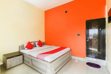 OYO 69537 Vatika Hotel