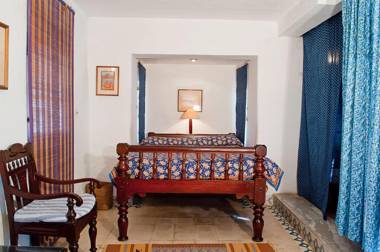 Neemrana Fort-Palace