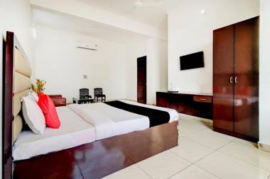 CAPITAL O74564 The Grand Plaza Hotel