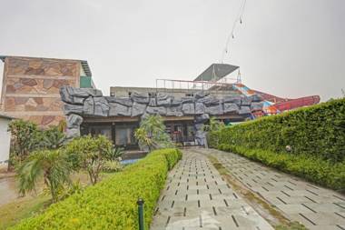 Capital O 85980 Hotel Royal Green Inn