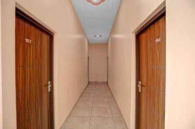 Capital O 85980 Hotel Royal Green Inn