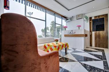 Collection O 91145 The Dreams Hotel & Banquet