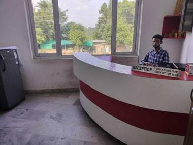 OYO Flagship 93351 Hotel Hc Punjab Inn