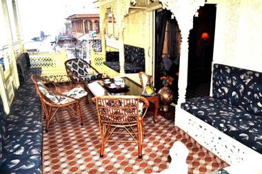 Swan Group of Houseboats Golden Dal Lake