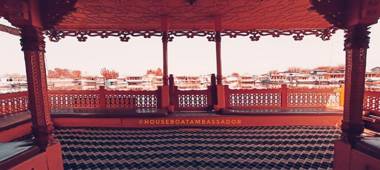 Houseboat Ambassador