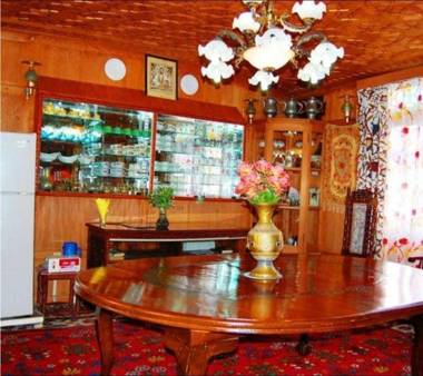 House Boat Taj Palace 2