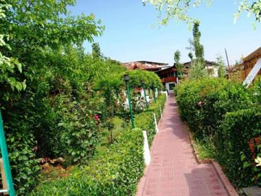 House Boat Taj Palace 2