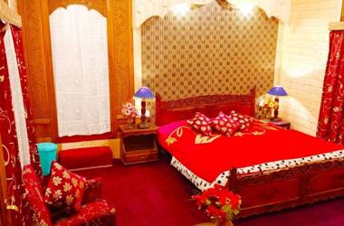 Persian Group of Houseboats