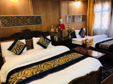 Lake Victoria Group of House Boat