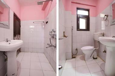 OYO 18872 Hotel Azad