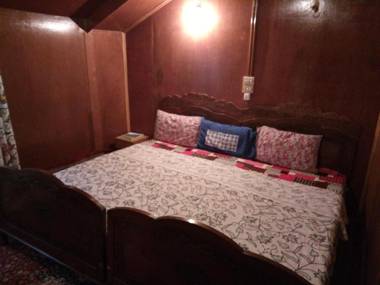 New Bombay Heritage Group of Houseboats