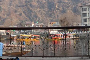 House Boat New Pala Palace