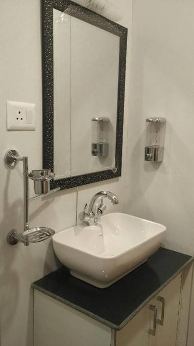 Umbrella group of House Boat