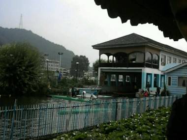 Houseboat Young Snow View Front Line Dal Lake