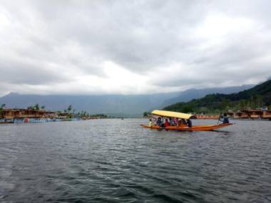 New Silver Jubilee Heritage Group Of Houseboats