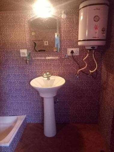 New Silver Jubilee Heritage Group Of Houseboats