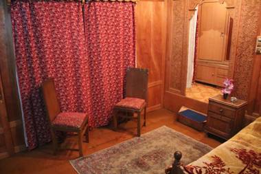 Houseboat Young Manhattan