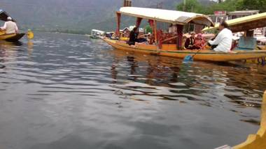 Houseboat Zaindari Palace